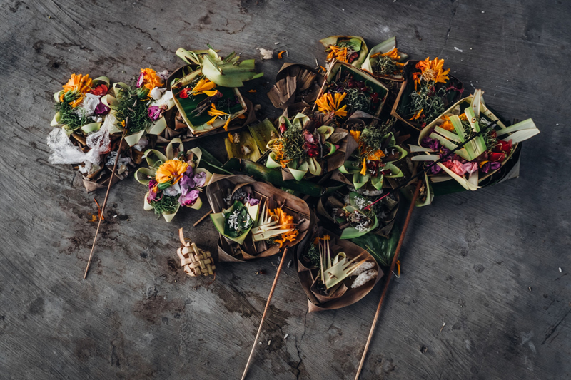 Flower Offerings – Guillaume Flandre on Unsplash